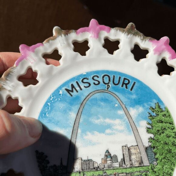 VTG Missouri Gateway Arch Souvenir Plate St. Louis Pink Gold Rim Lattice Edge - Picture 5 of 8